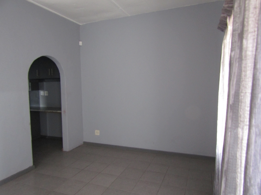 To Let 1 Bedroom Property for Rent in Humansdorp Eastern Cape